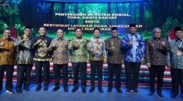 Pj. Gubernur Aceh Apresiasi Atas Penghargaan Trophy Proklim Utama Vestival Like 2 Kepada Kampung Bewang Aceh Tengah.